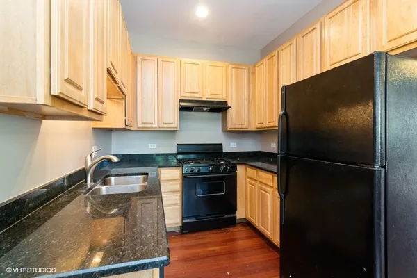 $1,900 | 2113 West Gladys Avenue, Unit 3N, Chicago, IL 60612