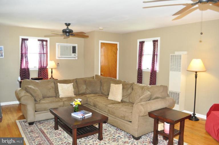 4803 Queensbury Road Riverdale, MD 20737 - Photo 15 of 28 Large Family room addition