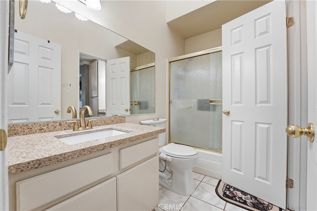 1655 West Lambert Road, Unit G La Habra, CA 90631 - Photo 10 of 21 Full bathroom.