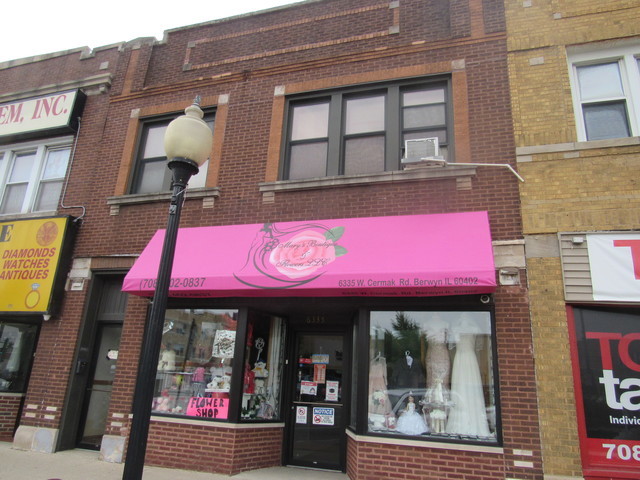 6335 Cermak Road Berwyn, IL 60402 - Photo 1 of 6 a cafe on the corner of the street