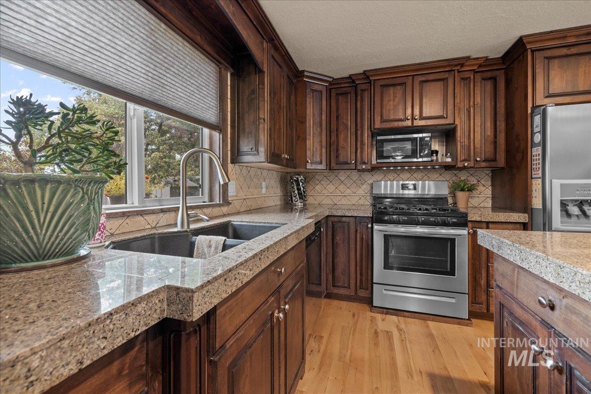 5757 South Cole Road Boise, ID 83709 - Photo 10 of 49