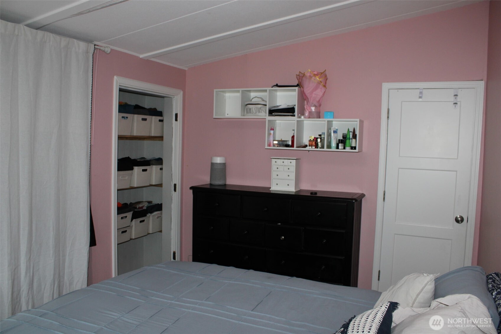 415 Lakeview Road, Unit B1 Lynnwood, WA 98087 - Photo 11 of 31