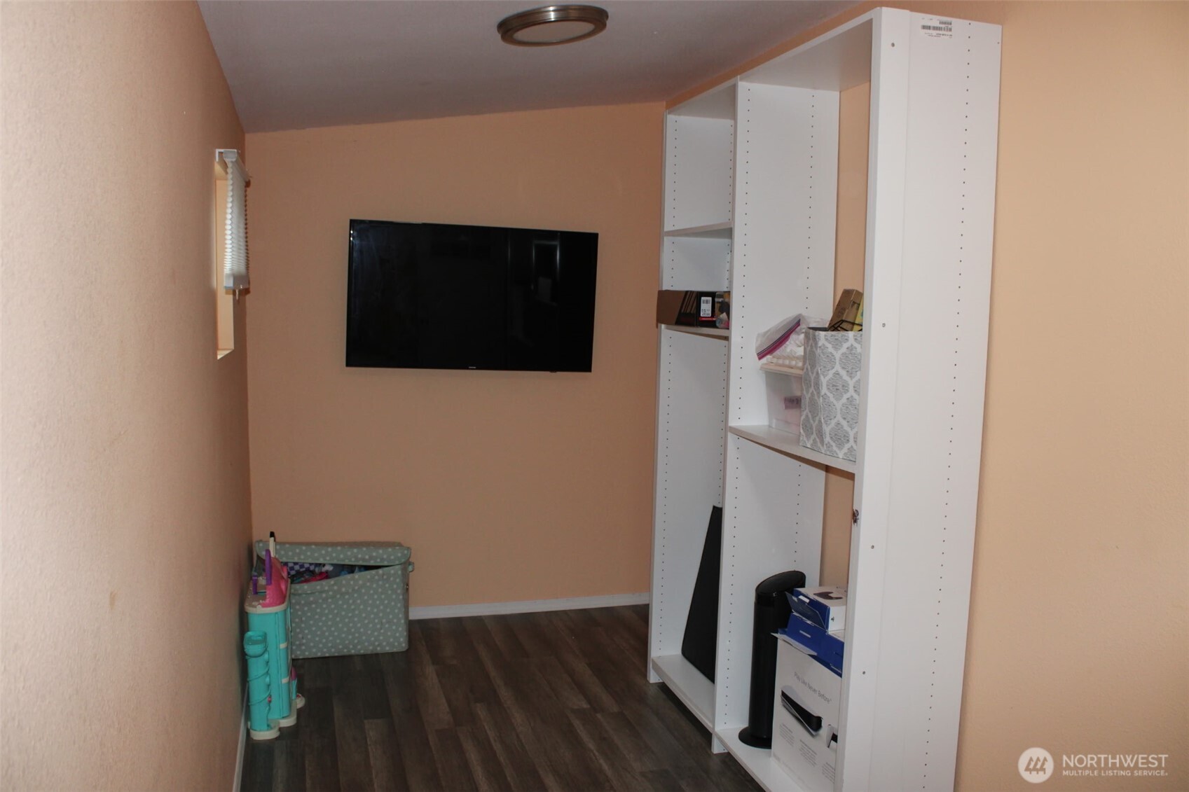 415 Lakeview Road, Unit B1 Lynnwood, WA 98087 - Photo 12 of 31