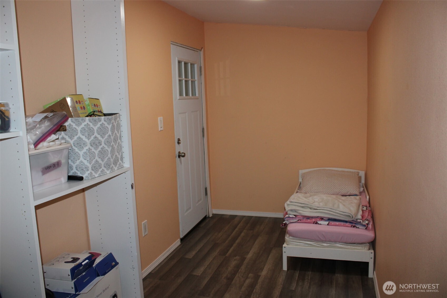 415 Lakeview Road, Unit B1 Lynnwood, WA 98087 - Photo 13 of 31