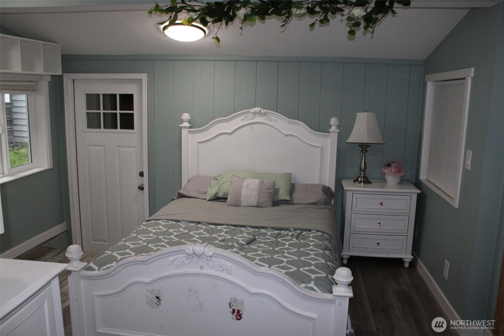 415 Lakeview Road, Unit B1 Lynnwood, WA 98087 - Photo 16 of 31