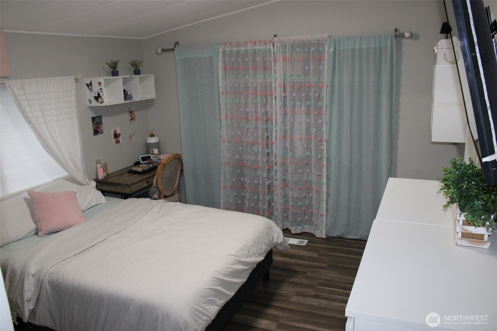 415 Lakeview Road, Unit B1 Lynnwood, WA 98087 - Photo 23 of 31