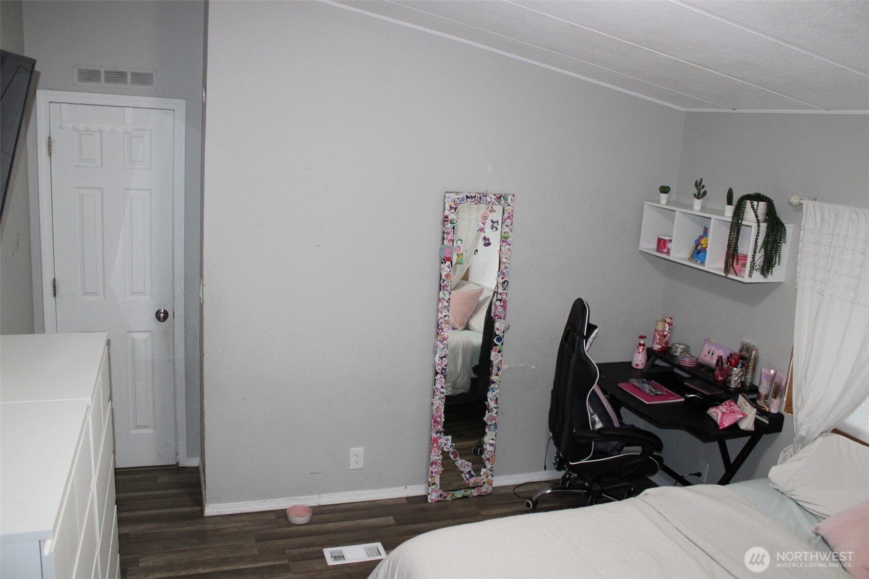 415 Lakeview Road, Unit B1 Lynnwood, WA 98087 - Photo 24 of 31