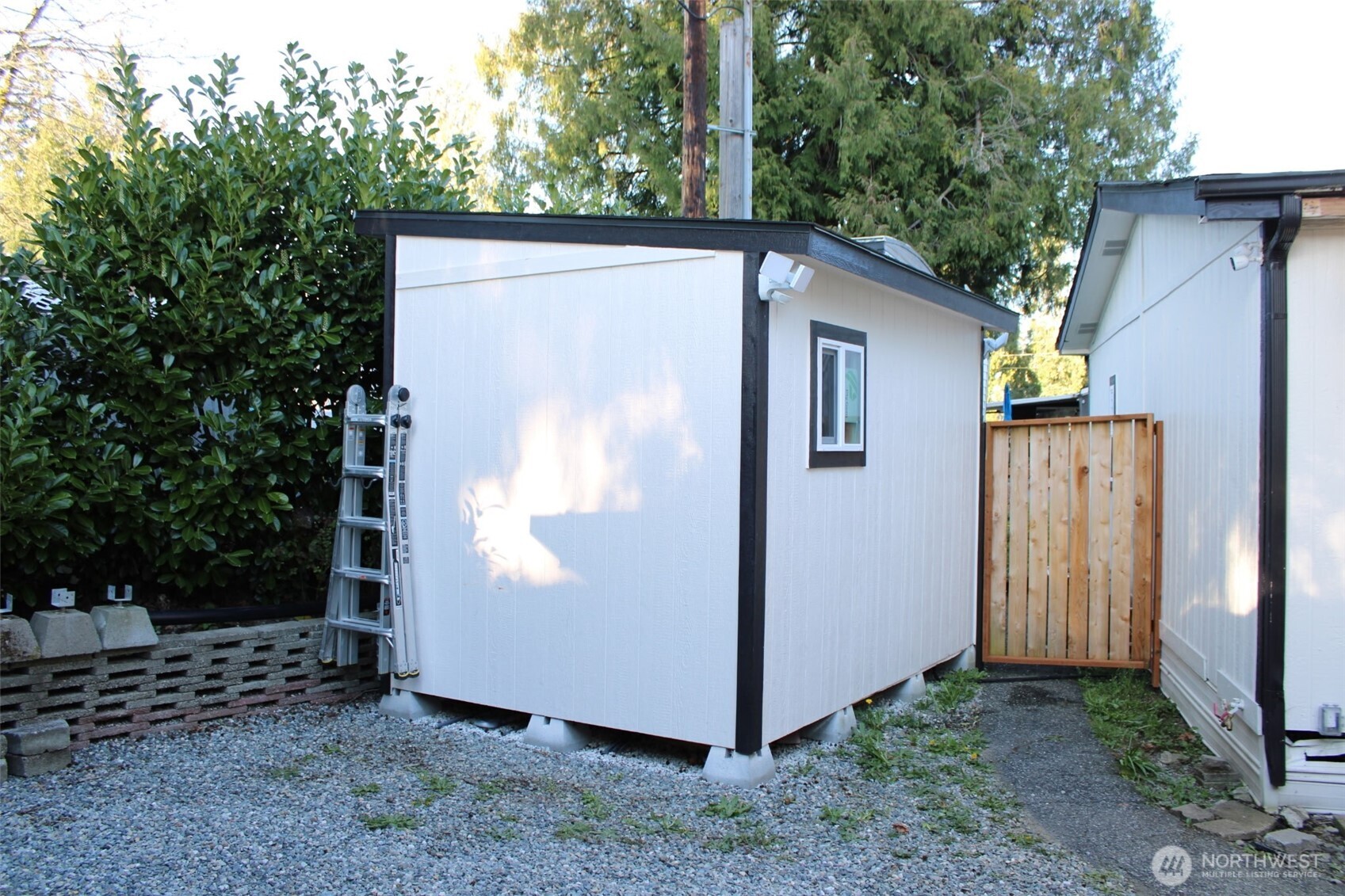 415 Lakeview Road, Unit B1 Lynnwood, WA 98087 - Photo 29 of 31