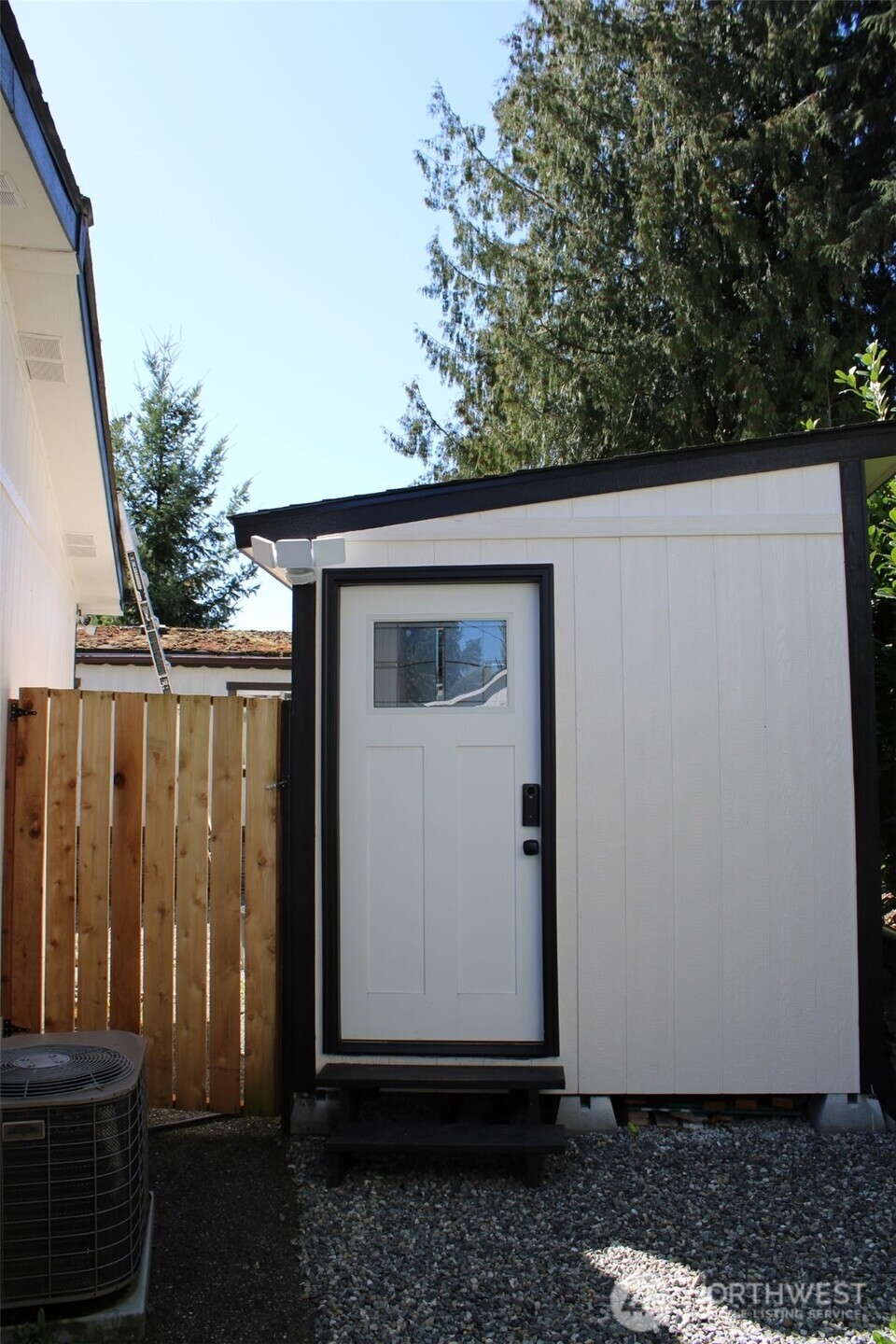 415 Lakeview Road, Unit B1 Lynnwood, WA 98087 - Photo 30 of 31