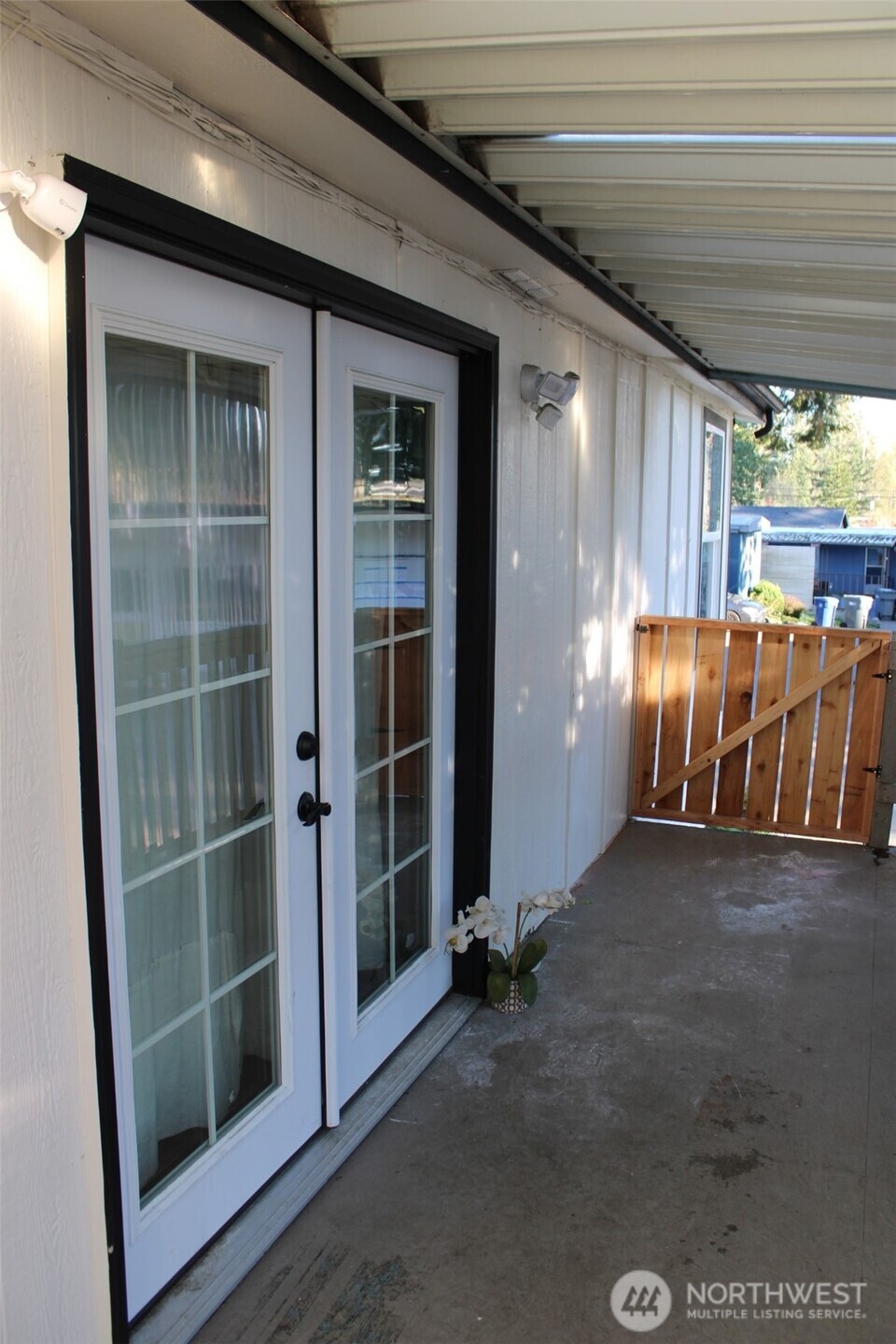 415 Lakeview Road, Unit B1 Lynnwood, WA 98087 - Photo 4 of 31