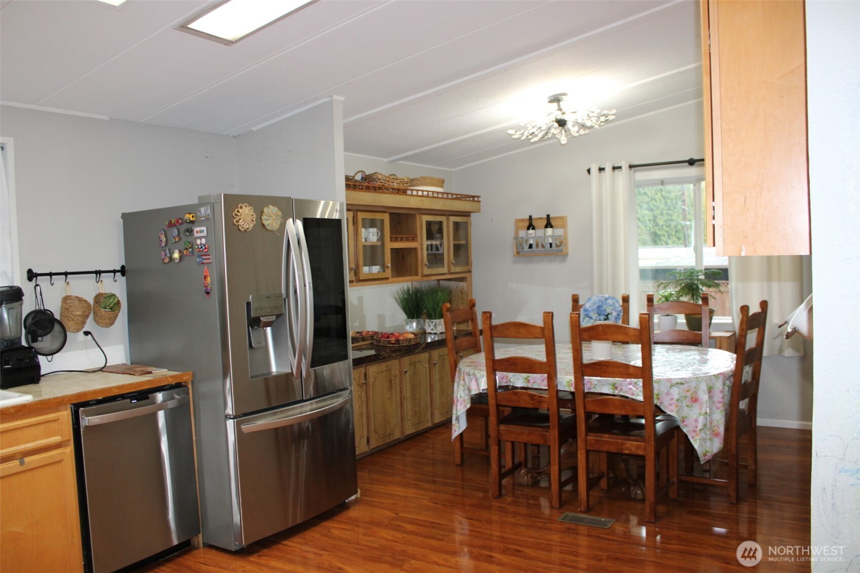 415 Lakeview Road, Unit B1 Lynnwood, WA 98087 - Photo 9 of 31