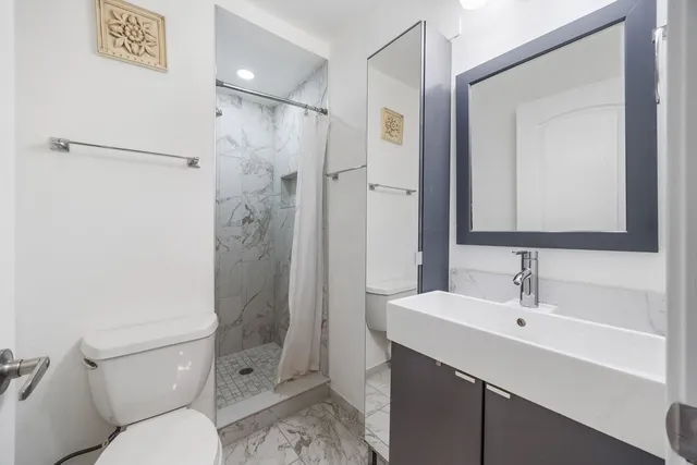 $2,150 | 901 Yosemite Trail, Unit A5, Roselle, IL 60172