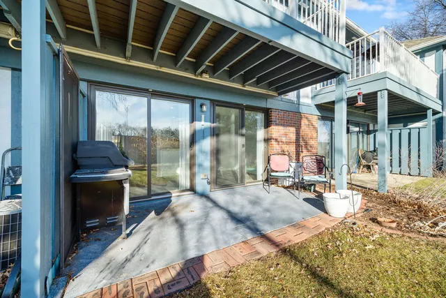 $2,150 | 901 Yosemite Trail, Unit A5, Roselle, IL 60172