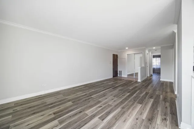 $2,150 | 901 Yosemite Trail, Unit A5, Roselle, IL 60172