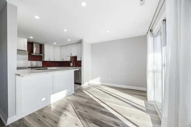 $2,150 | 901 Yosemite Trail, Unit A5, Roselle, IL 60172