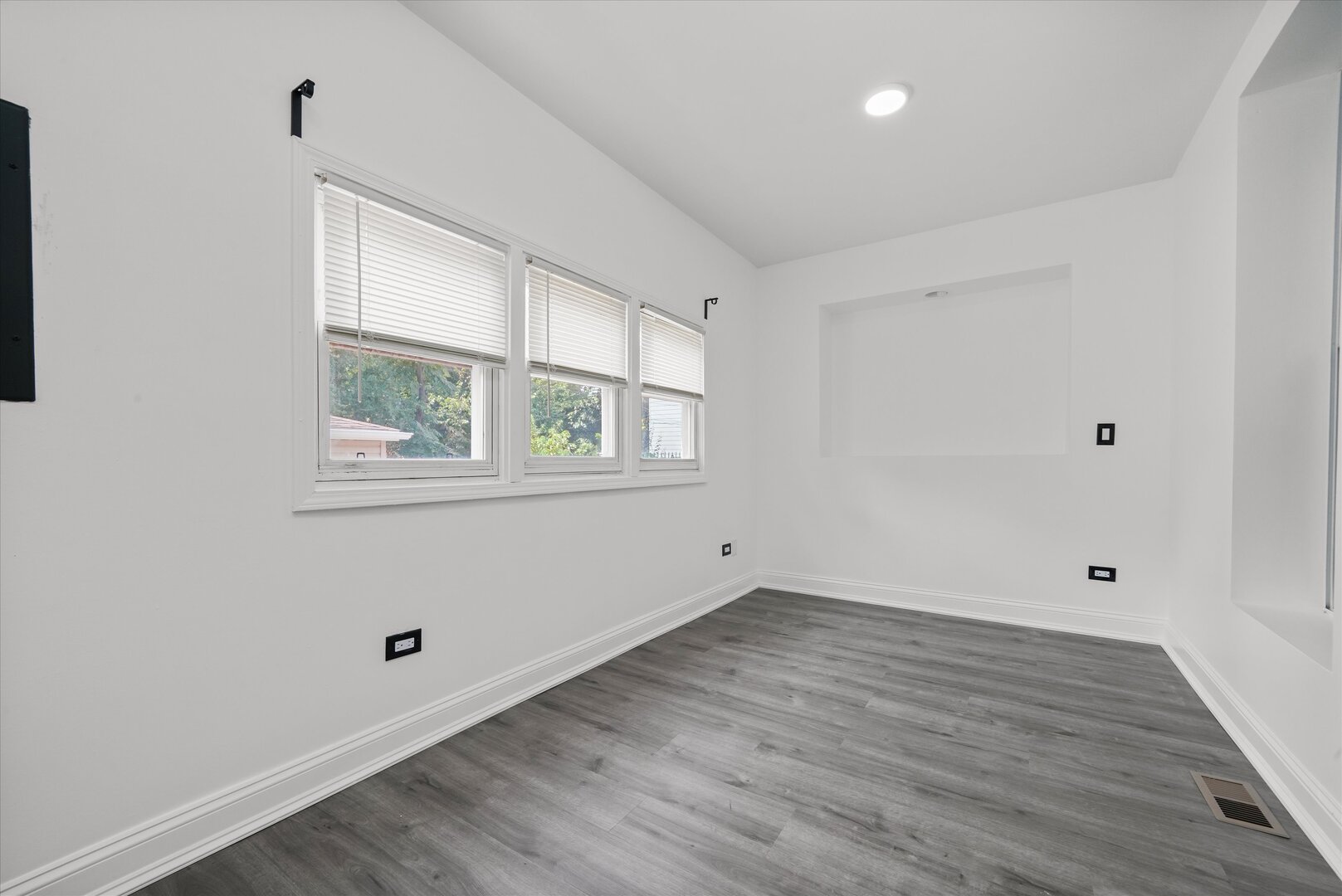 1810 South Ridgeway Avenue Chicago, IL 60623 - Photo 32 of 50 Gallery Image 32