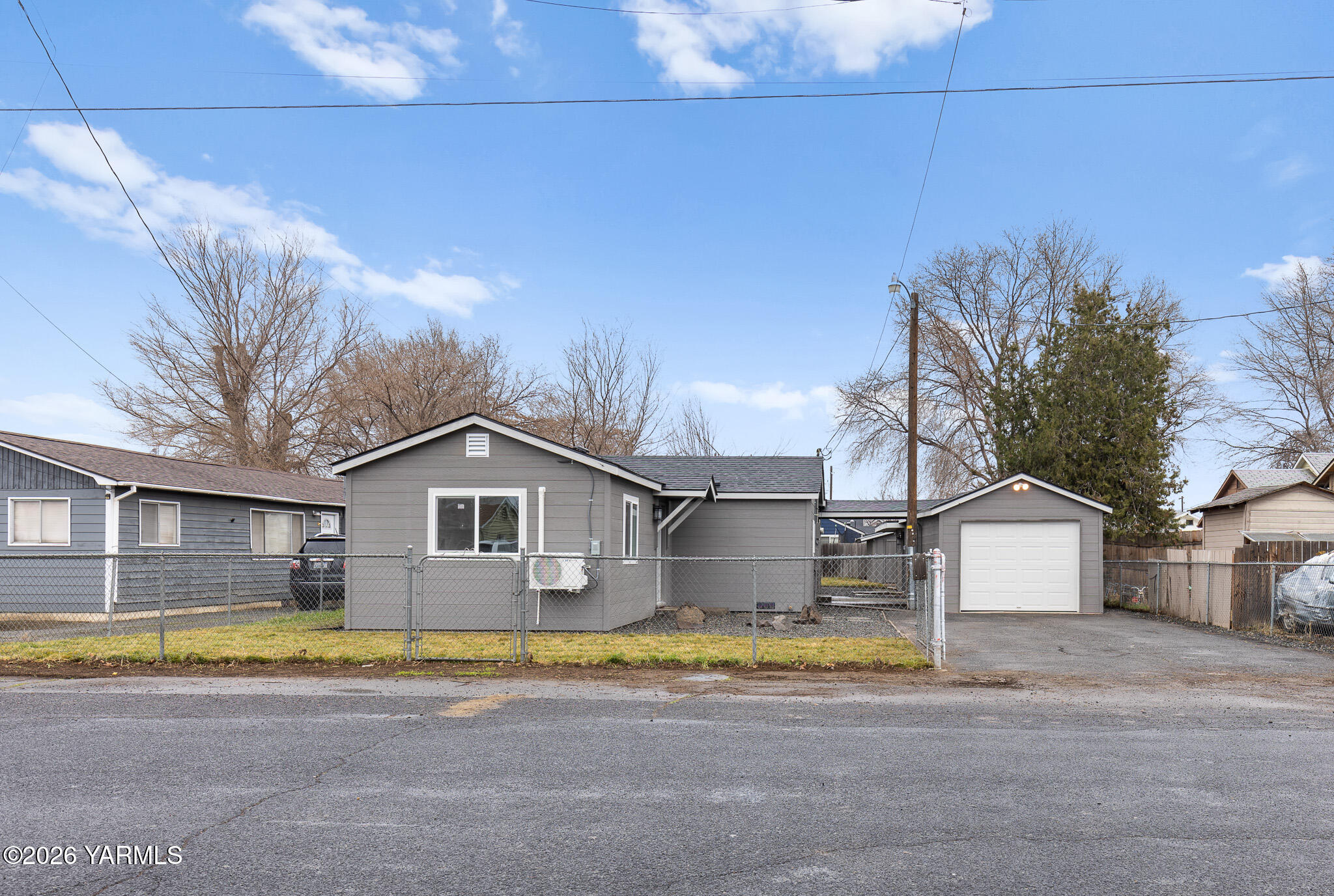 2807 4th Street Union Gap, WA 98903 - Photo 2 of 30 2807 S 4th St.