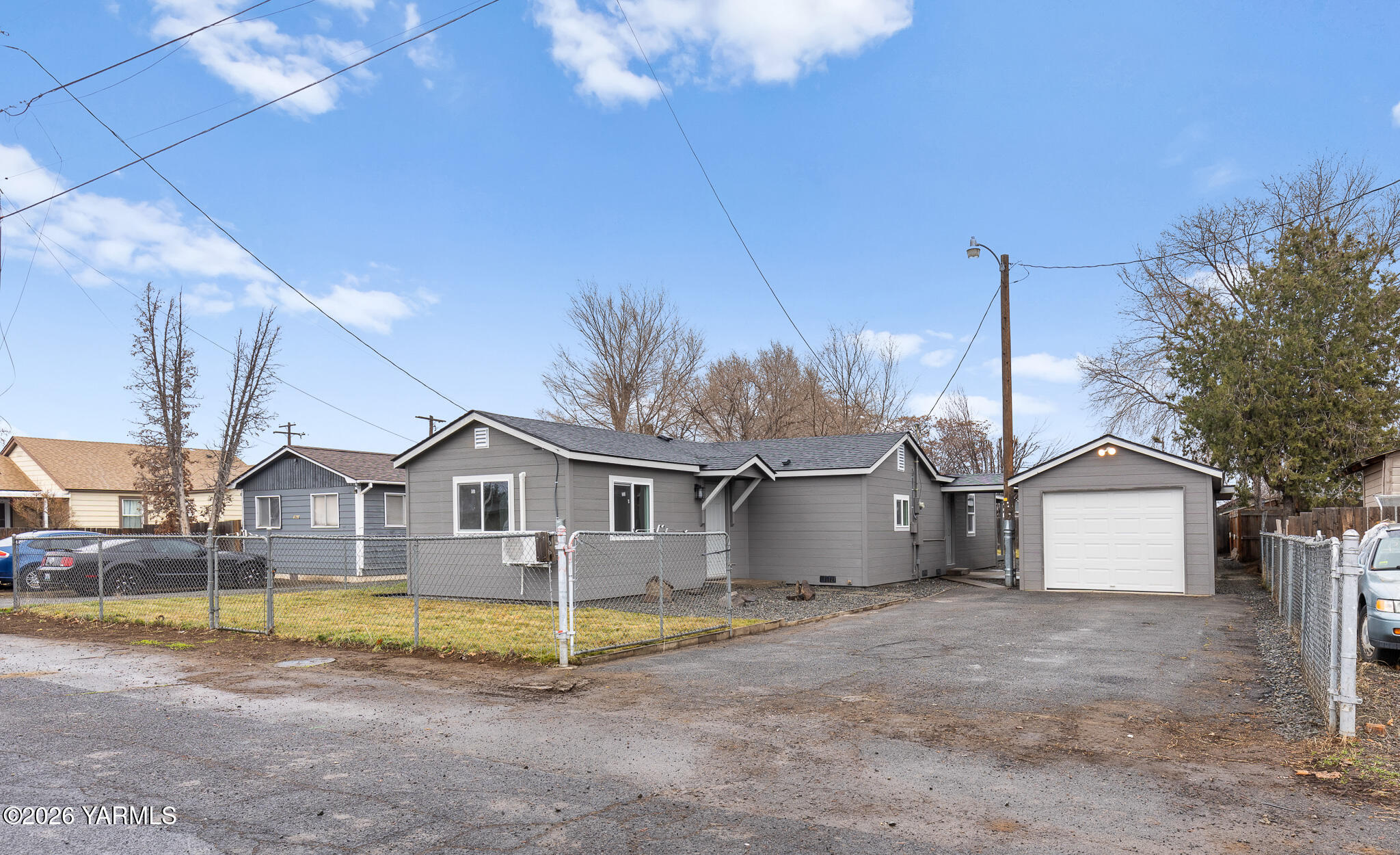 2807 4th Street Union Gap, WA 98903 - Photo 3 of 30 2807 S 4th St.