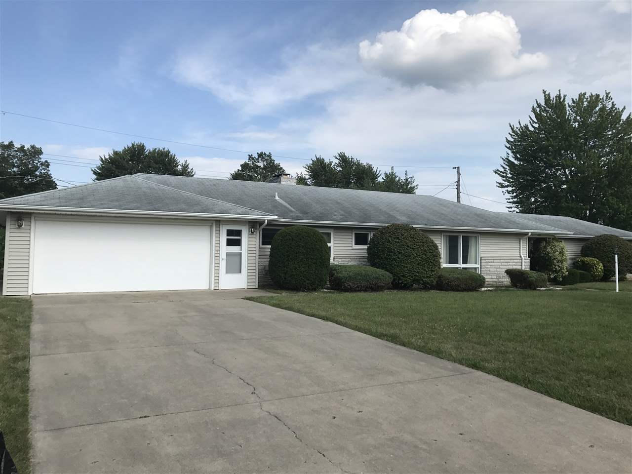 527 Limberlost Trail Decatur, IN 46733 - Photo 1 of 17