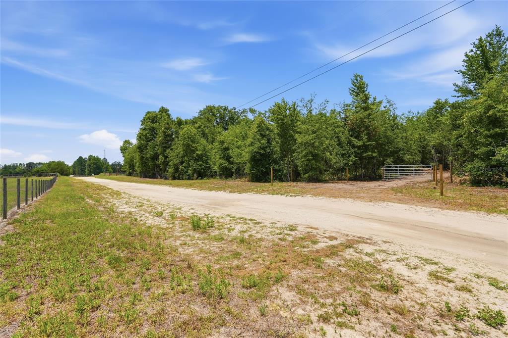 Southwest 188th Street Archer, FL 32618 - Photo 5 of 20 a view of a yard with a house