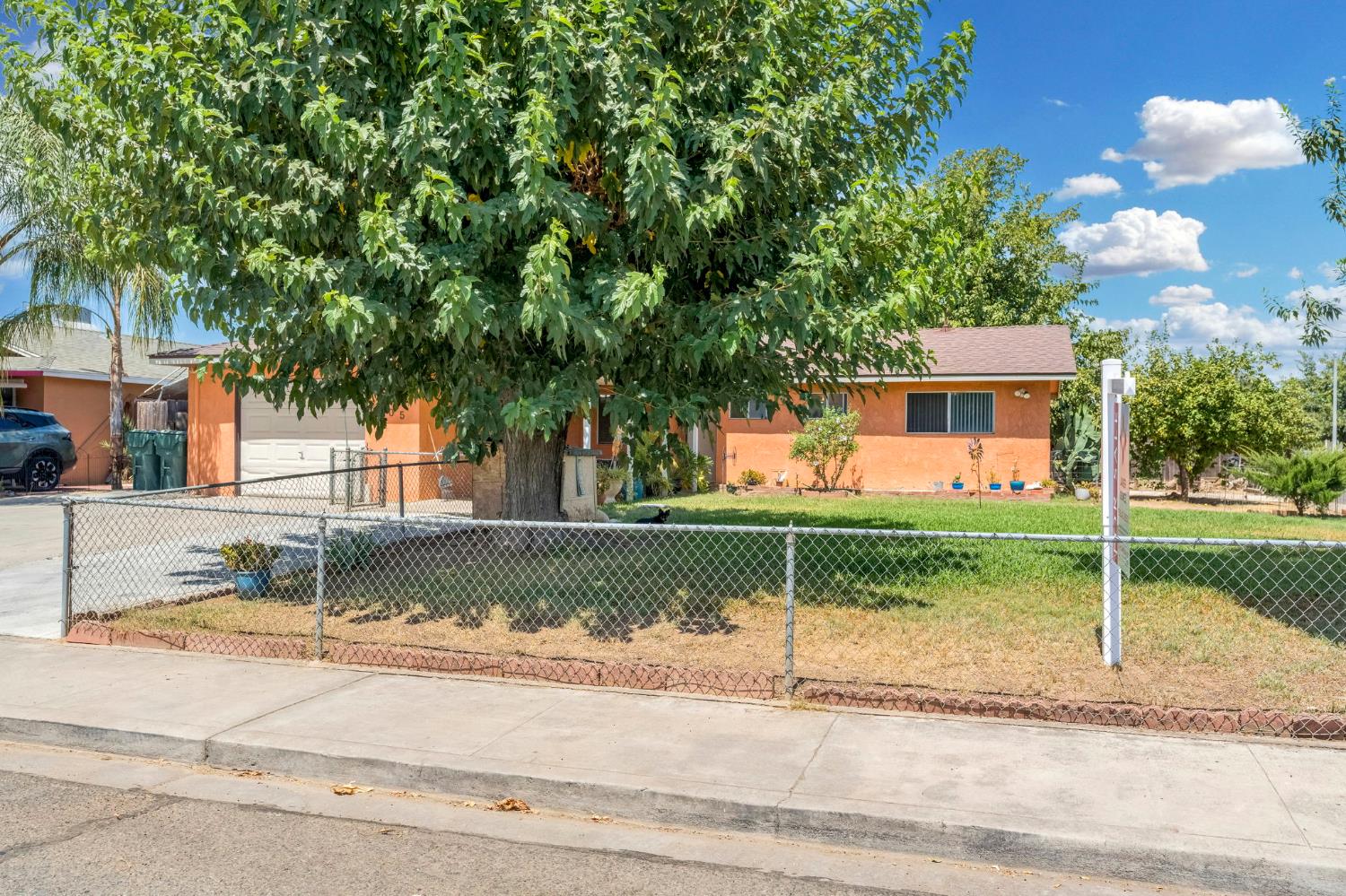 605 Stanley Street Exeter, CA 93221 - Photo 3 of 24 Gallery Image 3