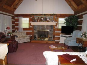 315 Raytheon Road Bristol, TN 37620 - Photo 2 of 18 Living Room