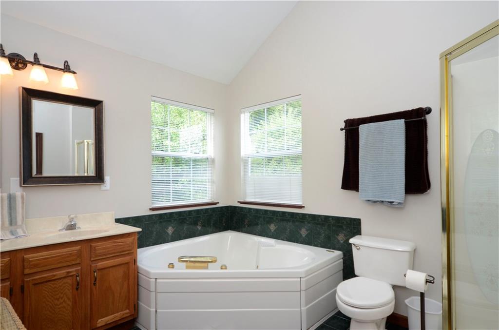203 Randy Lane Coraopolis, PA 15108 - Photo 12 of 21 Gallery Image 12