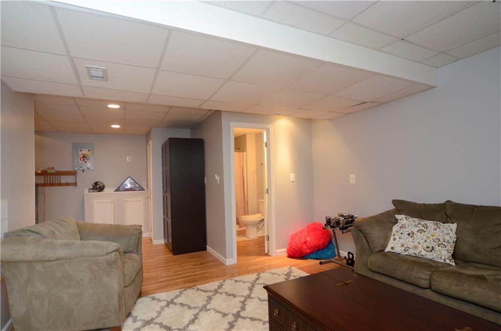 203 Randy Lane Coraopolis, PA 15108 - Photo 16 of 21 Gallery Image 16