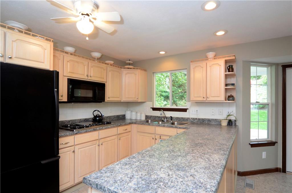 203 Randy Lane Coraopolis, PA 15108 - Photo 4 of 21 Gallery Image 4