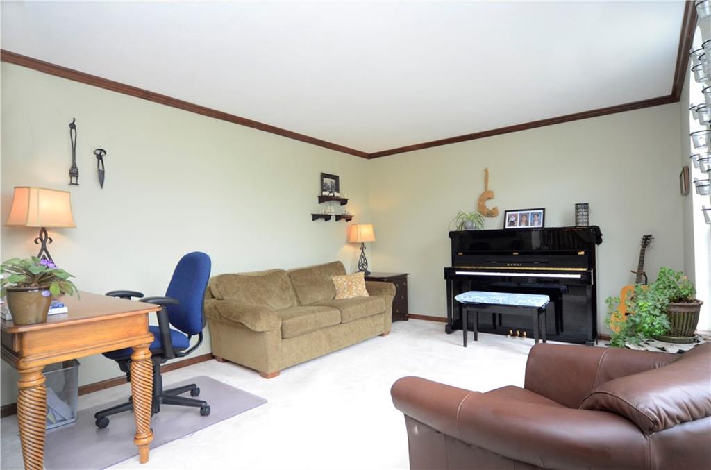 203 Randy Lane Coraopolis, PA 15108 - Photo 9 of 21 Gallery Image 9