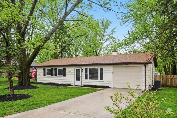 $299,900 | 471 Woodlyn Drive, Aurora, IL 60505