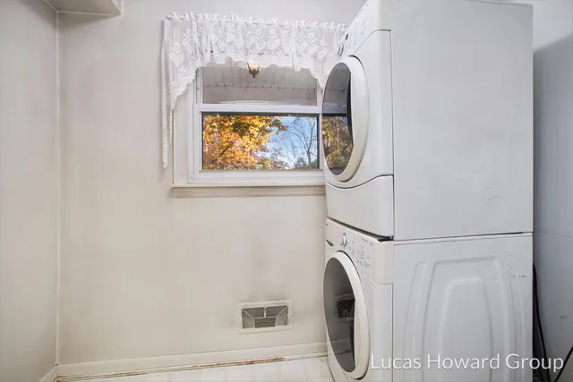 $385,000 | 8639 North 27th Street, Richland, MI 49083