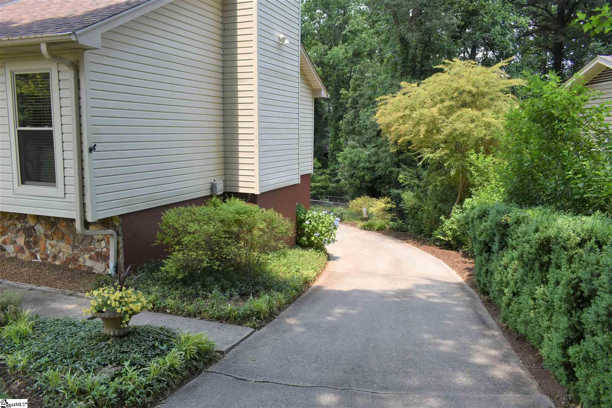 100 Bennington Road Greer, SC 29650 - Photo 35 of 36 Gallery Image 35