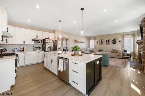 $990,000 | 15 Esposito Lane, Landing, NJ 07850