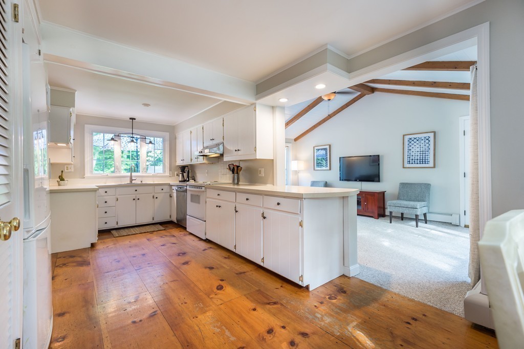 13 Strawberry Hill Road Andover, MA 01810 - Photo 6 of 25
