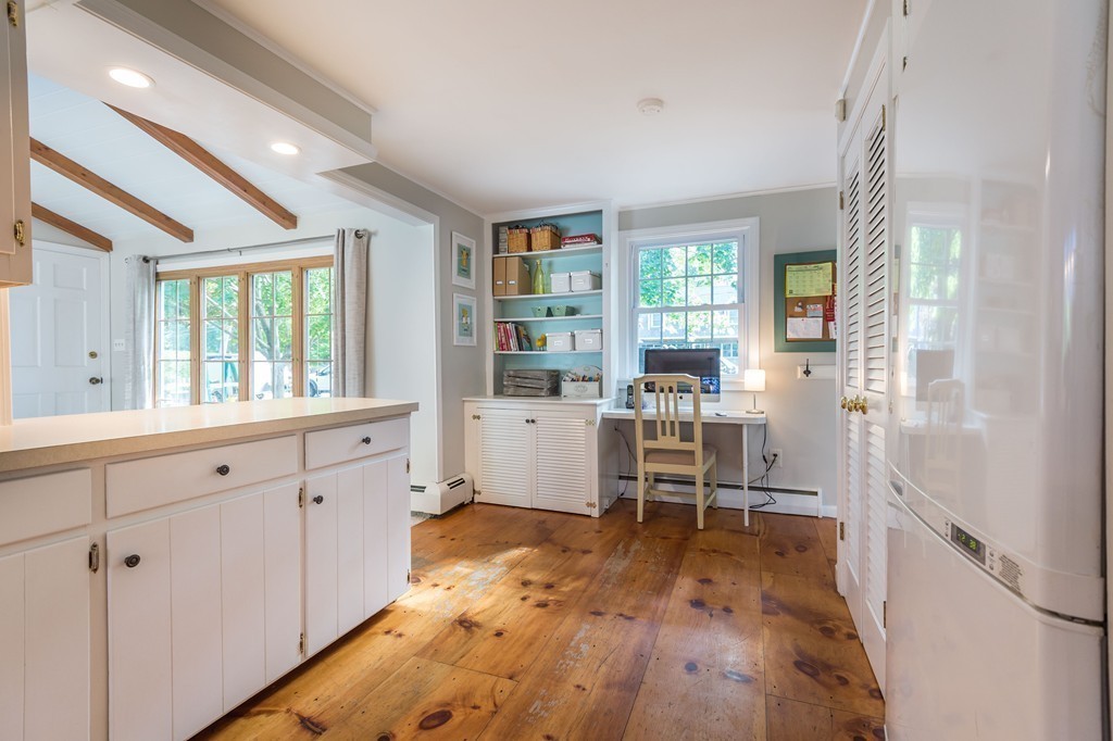 13 Strawberry Hill Road Andover, MA 01810 - Photo 8 of 25