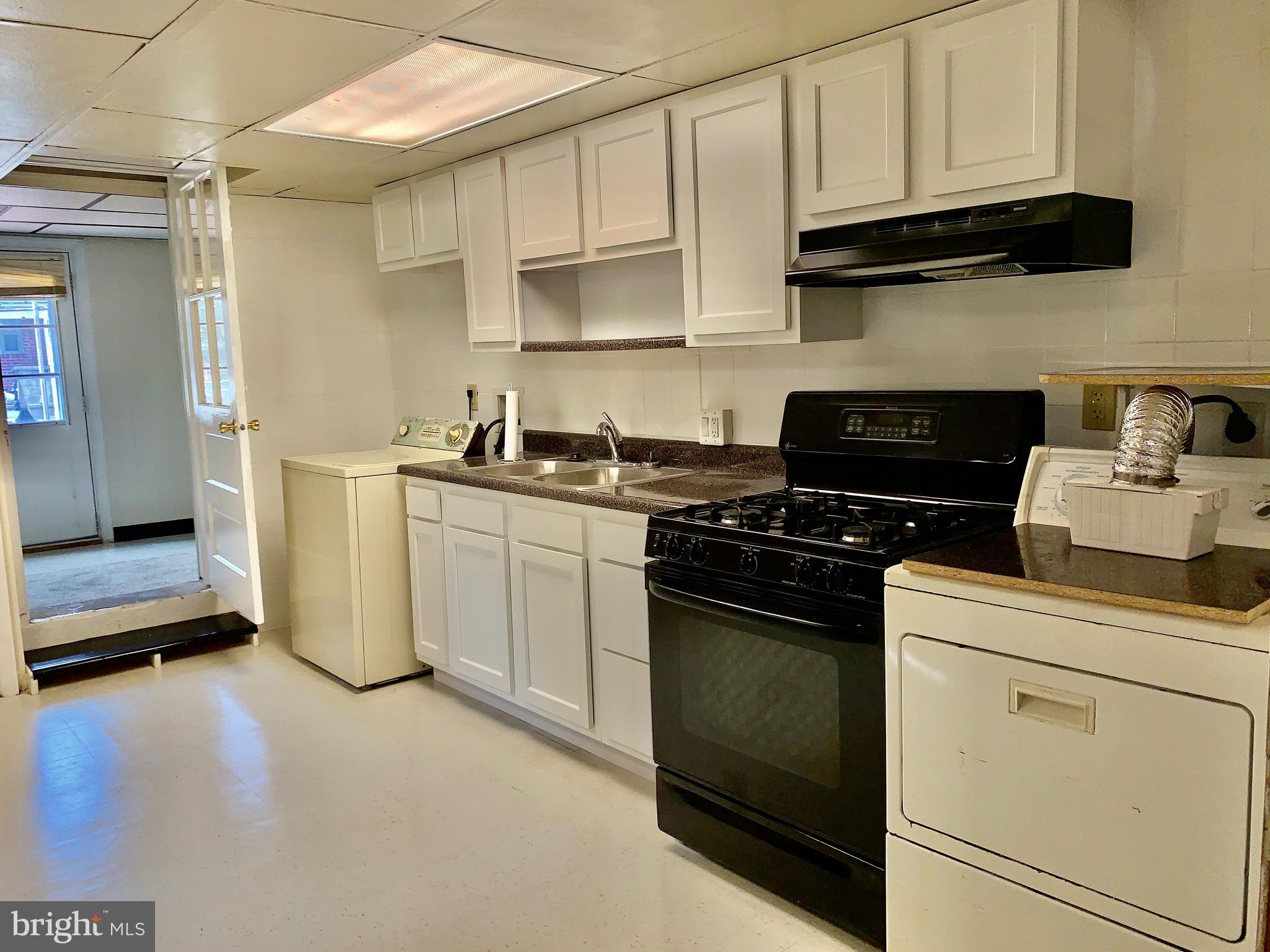 518 Coventry Road Baltimore, MD 21229 - Photo 12 of 32