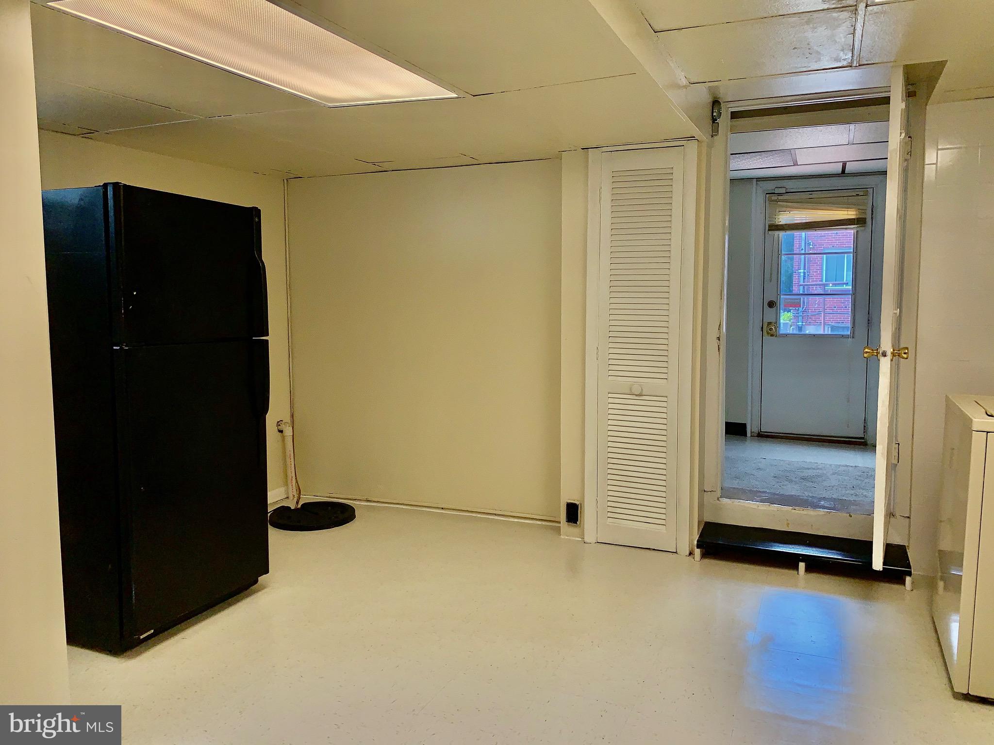 518 Coventry Road Baltimore, MD 21229 - Photo 13 of 32