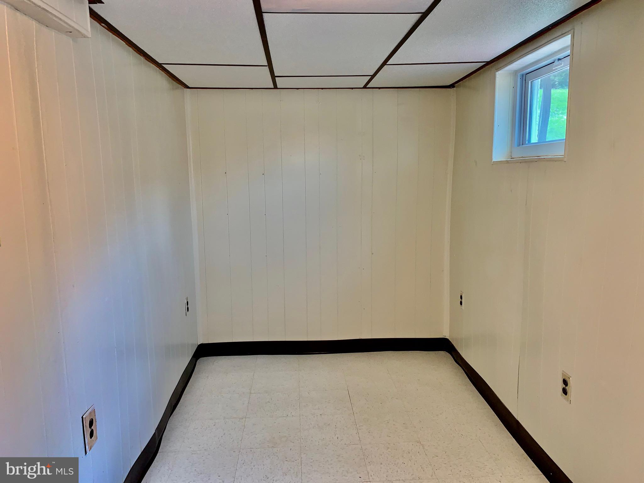 518 Coventry Road Baltimore, MD 21229 - Photo 15 of 32