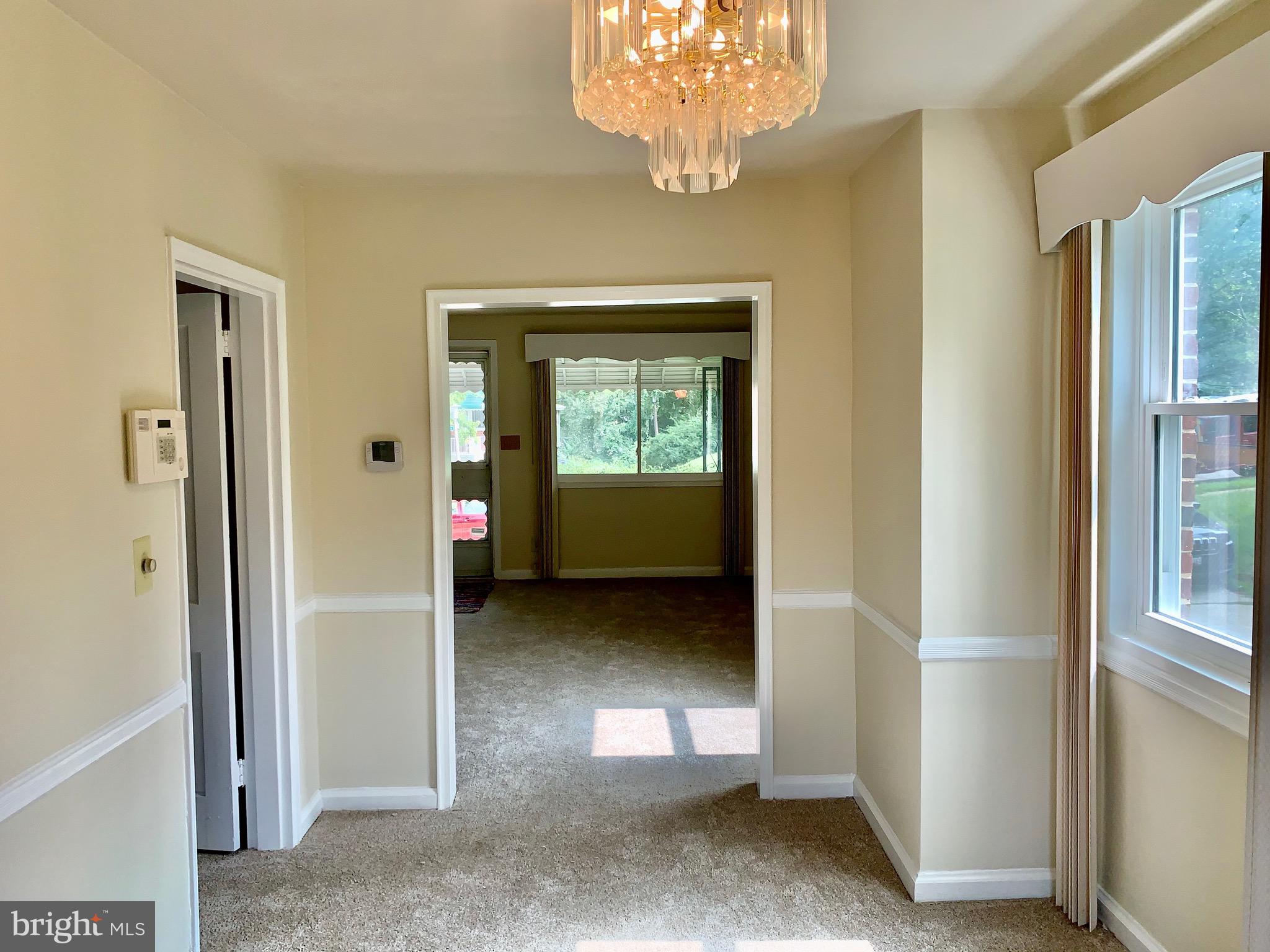 518 Coventry Road Baltimore, MD 21229 - Photo 6 of 32