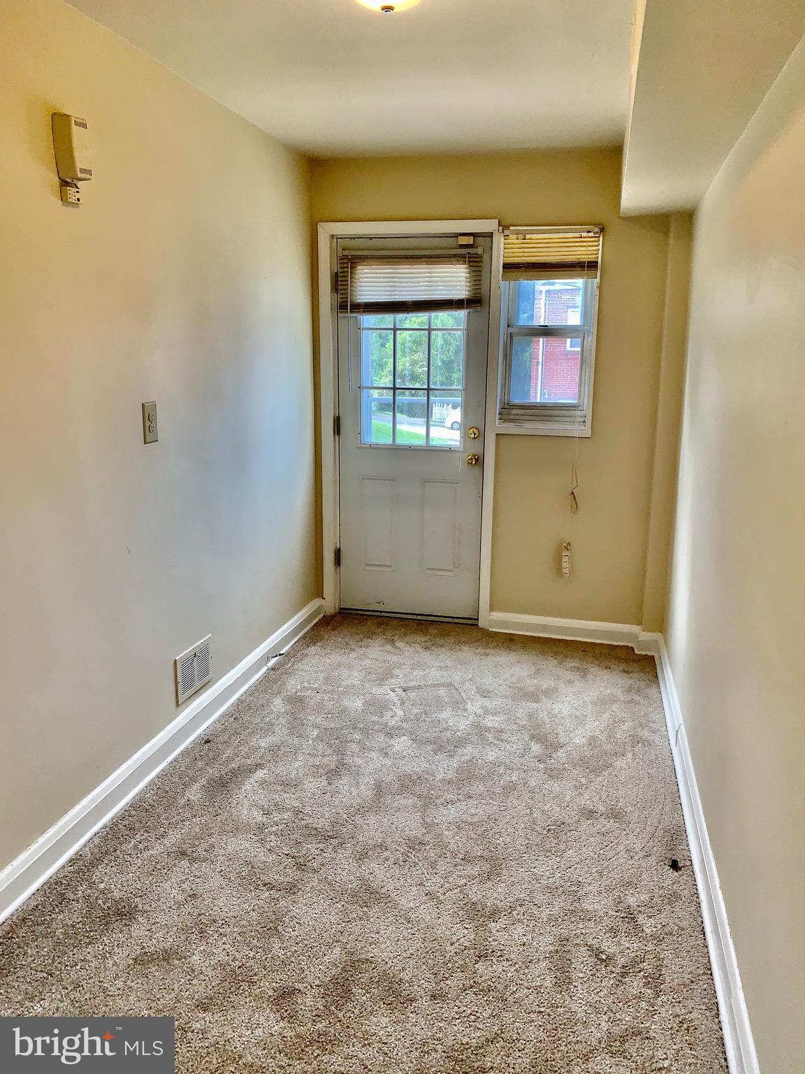 518 Coventry Road Baltimore, MD 21229 - Photo 7 of 32