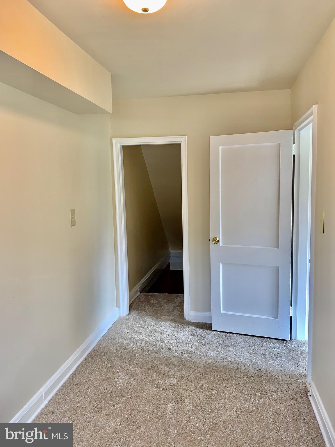 518 Coventry Road Baltimore, MD 21229 - Photo 8 of 32
