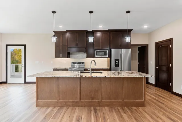 $869,900 | 2534 North Stellita Circle, De Pere, WI 54115