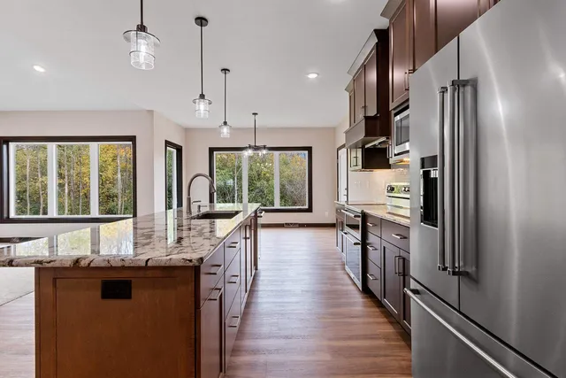 $869,900 | 2534 North Stellita Circle, De Pere, WI 54115