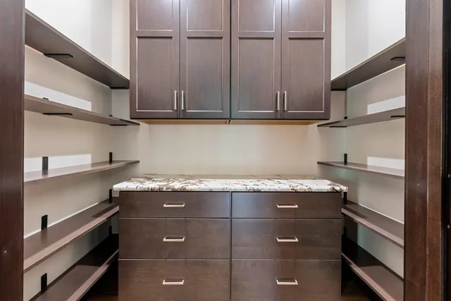 $869,900 | 2534 North Stellita Circle, De Pere, WI 54115