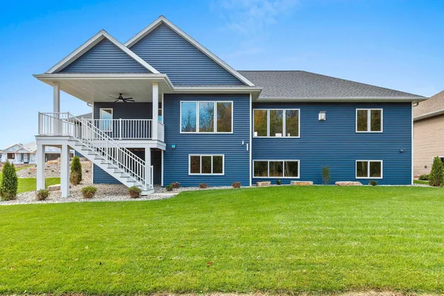 $869,900 | 2534 North Stellita Circle, De Pere, WI 54115