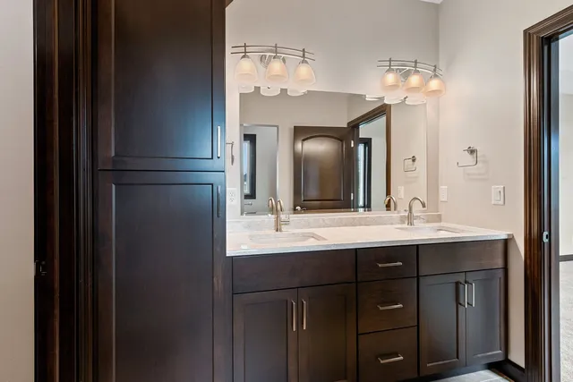 $869,900 | 2534 North Stellita Circle, De Pere, WI 54115