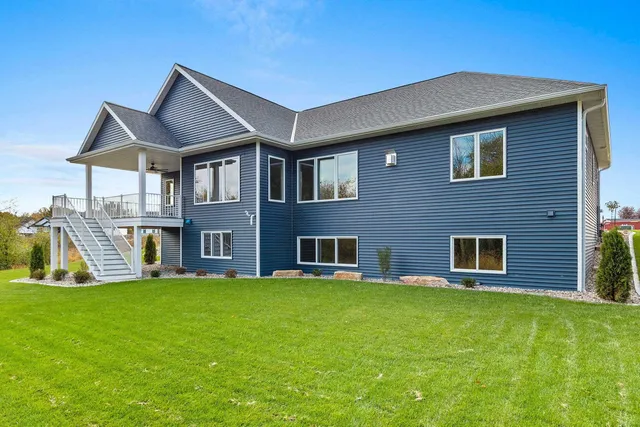 $869,900 | 2534 North Stellita Circle, De Pere, WI 54115