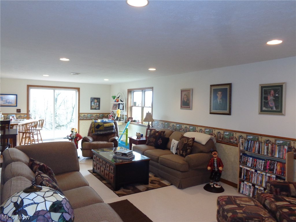 3202 Ridgeview Drive Southeast New Philadelphia, OH 44663 - Photo 18 of 33