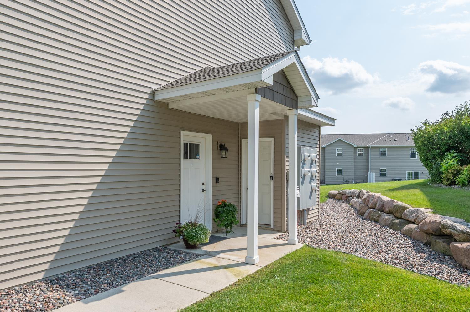 573 Ravencroft Road Waconia, MN 55387 - Photo 2 of 28 Gallery Image 2